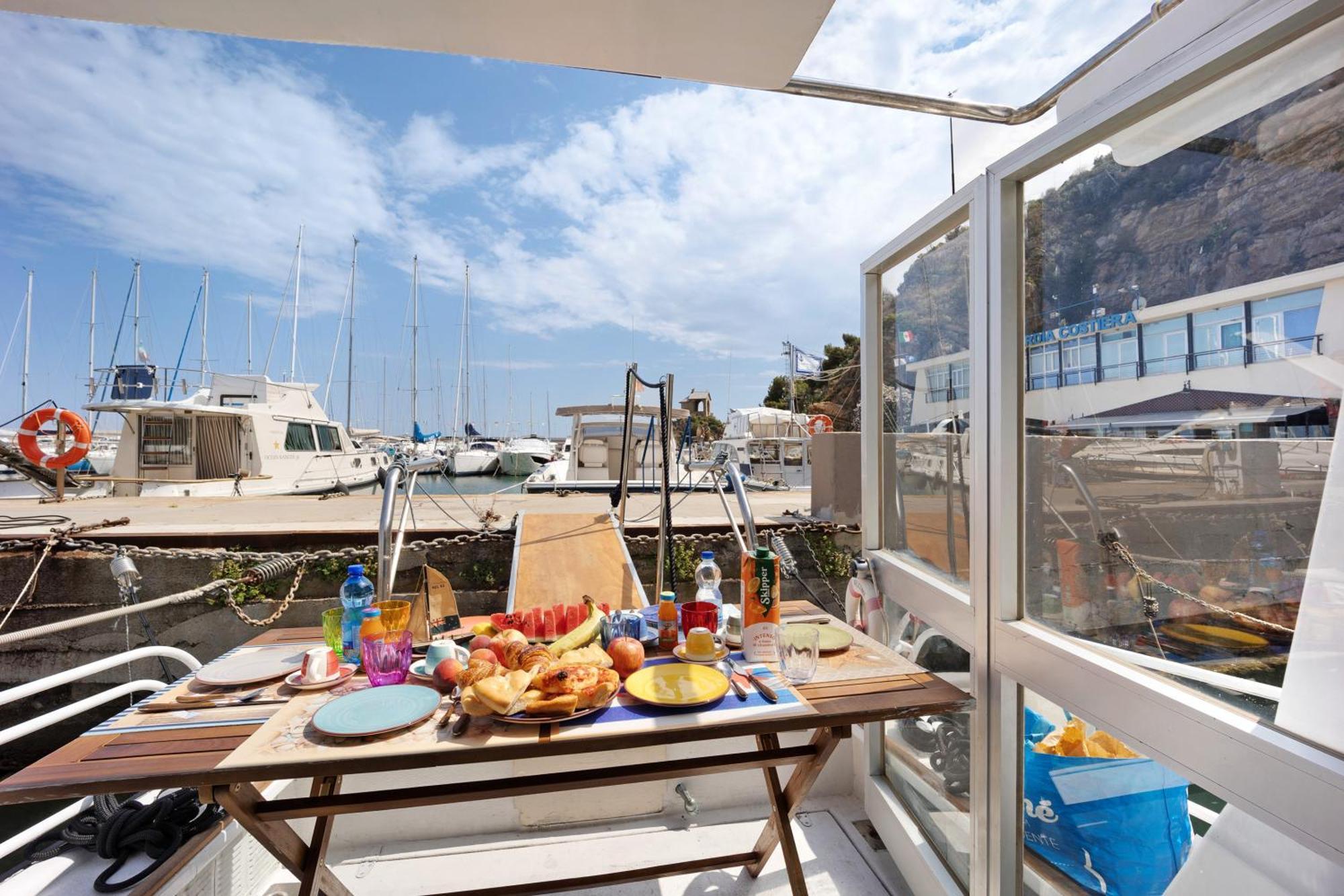 Aloha Jak'S Boat Alassio Buitenkant foto